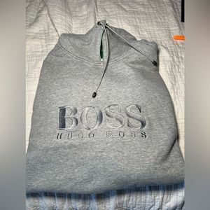 HUGO BOSS TURTLE NECK SWEATSHIRT